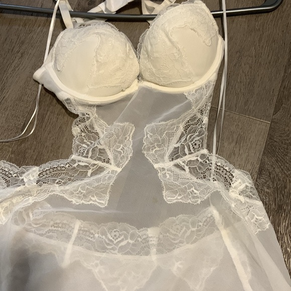 Ivory lace cut out design baby doll underwired with padded cups size 4 - Picture 3 of 8